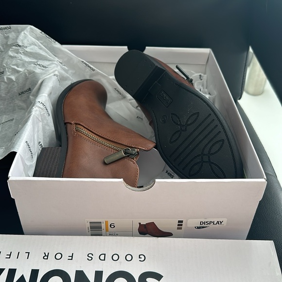 Brand new brown booties - Picture 3 of 4